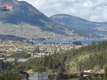 Venta de casa de campo en Otavalo sector Imbabuela, 966 m2