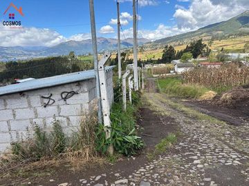 Venta de casa de campo en Otavalo sector Imbabuela, 966 m2