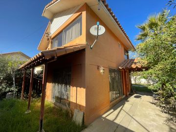 Casa solida en Olmué