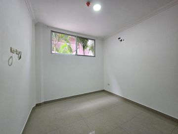 Alquiler de Departamento de 3 dormitorios en Planta baja, con garaje en condominio con piscina y cerramiento - Kennedy Norte, a 2 minutos del WTC