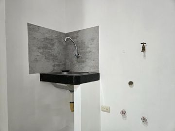 Alquiler de Departamento de 3 dormitorios en Planta baja, con garaje en condominio con piscina y cerramiento - Kennedy Norte, a 2 minutos del WTC