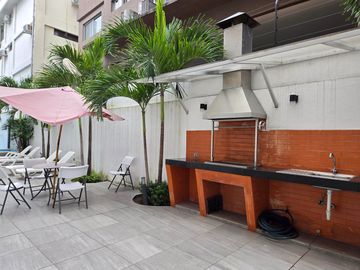 Alquiler de Departamento de 3 dormitorios en Planta baja, con garaje en condominio con piscina y cerramiento - Kennedy Norte, a 2 minutos del WTC