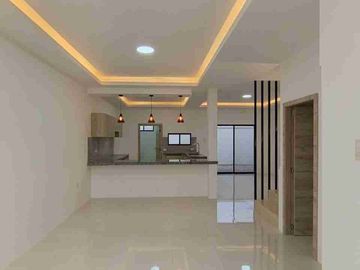 Vendo Casa en Urbanización Logare, Cerca a Centro Comercial El Coral