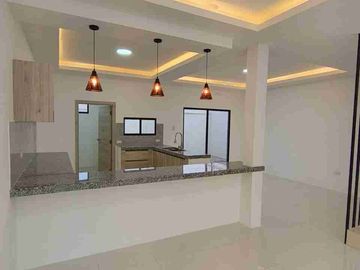 Vendo Casa en Urbanización Logare, Cerca a Centro Comercial El Coral