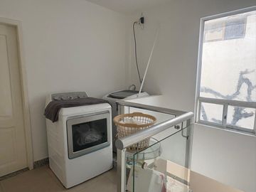 EN PORTON DEL MAR VENDO CASA REMODELADA 4 SUITES INDEPENDIENTES