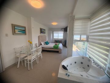 EN PORTON DEL MAR VENDO CASA REMODELADA 4 SUITES INDEPENDIENTES