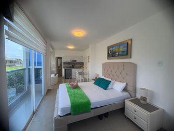 EN PORTON DEL MAR VENDO CASA REMODELADA 4 SUITES INDEPENDIENTES
