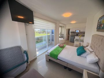 EN PORTON DEL MAR VENDO CASA REMODELADA 4 SUITES INDEPENDIENTES