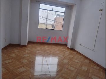 Venta de Casa con Doble Frente – Urb. Las Palmas, Puente Piedra