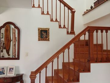 CASA EN VENTA EN SAMANES 5 CONJUNTO CERRADO