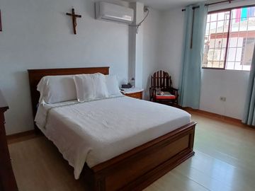 CASA EN VENTA EN SAMANES 5 CONJUNTO CERRADO