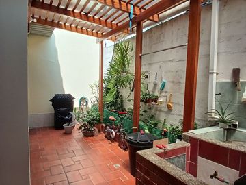 CASA EN VENTA EN SAMANES 5 CONJUNTO CERRADO