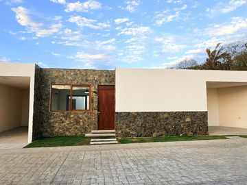Amore Mia: Tu Residencia en El Corazón de Punta Mita