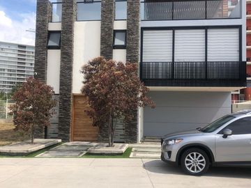 RESIDENCIA EN VENTA EN VALLE REAL