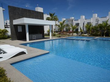 Tu nuevo hogar en Bahía de Banderas: 3 recámaras y casa club en Altavela