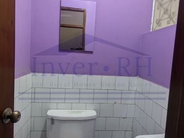VENTA EN LIMA CERCADO, CASA DE 2 PISOS + AZOTEA EN MIRONES BAJO.