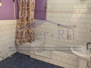 VENTA EN LIMA CERCADO, CASA DE 2 PISOS + AZOTEA EN MIRONES BAJO.
