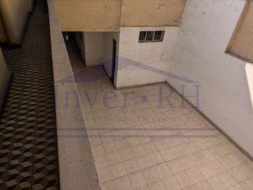 VENTA EN LIMA CERCADO, CASA DE 2 PISOS + AZOTEA EN MIRONES BAJO.