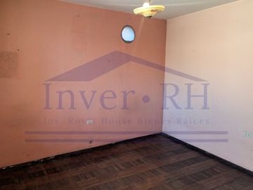 VENTA EN LIMA CERCADO, CASA DE 2 PISOS + AZOTEA EN MIRONES BAJO.