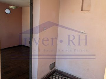 VENTA EN LIMA CERCADO, CASA DE 2 PISOS + AZOTEA EN MIRONES BAJO.