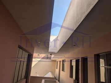 VENTA EN LIMA CERCADO, CASA DE 2 PISOS + AZOTEA EN MIRONES BAJO.