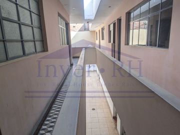 VENTA EN LIMA CERCADO, CASA DE 2 PISOS + AZOTEA EN MIRONES BAJO.