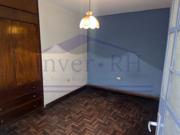 VENTA EN LIMA CERCADO, CASA DE 2 PISOS + AZOTEA EN MIRONES BAJO.