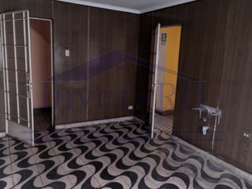 VENTA EN LIMA CERCADO, CASA DE 2 PISOS + AZOTEA EN MIRONES BAJO.