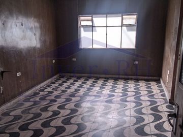 VENTA EN LIMA CERCADO, CASA DE 2 PISOS + AZOTEA EN MIRONES BAJO.