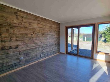 vendo linda casa 4 dormitorios 4 baños en condominio Pucon