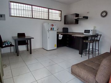 Oportunidad de Inversión en Urdesa Central: Casa Rentera de Una Planta con Alta Rentabilidad.