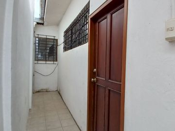 Oportunidad de Inversión en Urdesa Central: Casa Rentera de Una Planta con Alta Rentabilidad.