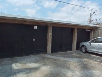 Oportunidad de Inversión en Urdesa Central: Casa Rentera de Una Planta con Alta Rentabilidad.