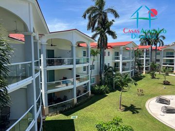 Departamento moderno con Terraza y vista a la alberca y áreas comunes