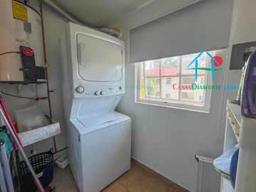 Departamento moderno con Terraza y vista a la alberca y áreas comunes