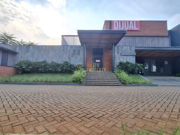 Rumah Mewah Siap Huni di Tangerang Selatan – Tanah Luas, Desain Elegan!