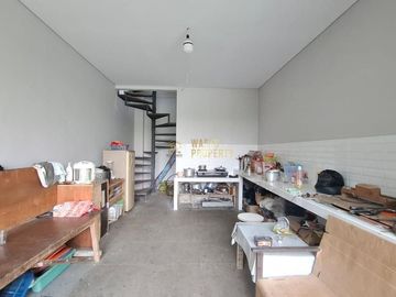 Rumah Mewah Siap Huni di Tangerang Selatan – Tanah Luas, Desain Elegan!