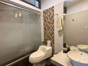 ESPECTACULAR CASA EN CONDOMINIO CERRADO  FRENTE A PARQUE – EXCLUSIVA ZONA EN SURCO