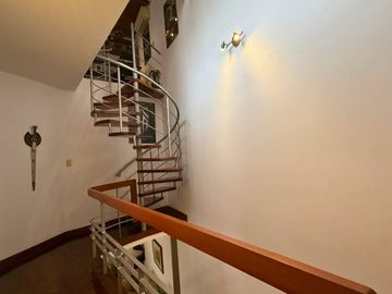 ESPECTACULAR CASA EN CONDOMINIO CERRADO  FRENTE A PARQUE – EXCLUSIVA ZONA EN SURCO