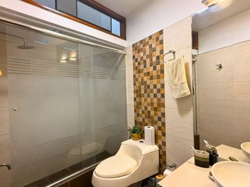ESPECTACULAR CASA EN CONDOMINIO CERRADO  FRENTE A PARQUE – EXCLUSIVA ZONA EN SURCO