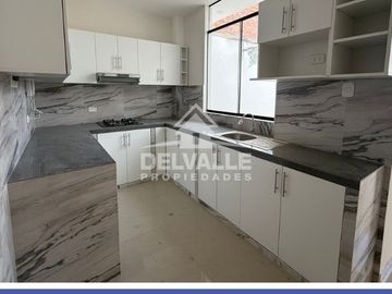 SE VENDE BONITA CASA DE 1 PISO EN | Urb. BOULEVARD PARK PLAZA Q3 - PIURA