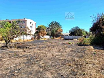 Se Venden 2 Terrenos en central área Urbana, con un total de 2.220 m2, comuna de Quilllota