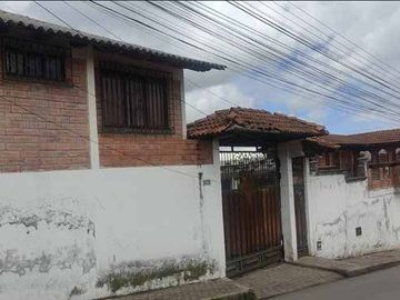 Vendo casa independiente en Cayambe