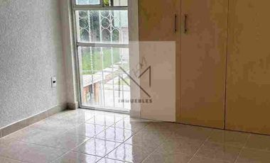 Casa recién remodelada en renta