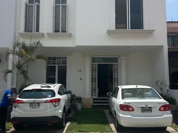 CASA EN VENTA EN GUADALUPE