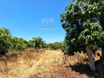 Se Vende Linda Parcela con Casa Campestre de dos pisos, Sector Las Barrancas, paradero 14, Comuna de La Cruz.