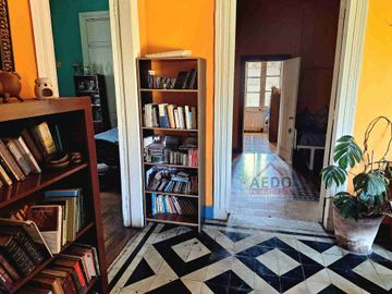 Se Vende Amplia Casa estilo Patronal, con un Gran Terreno Urbano, comuna de La Cruz.
