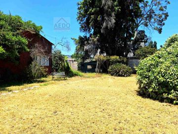 Se Vende Amplia Casa estilo Patronal, con un Gran Terreno Urbano, comuna de La Cruz.