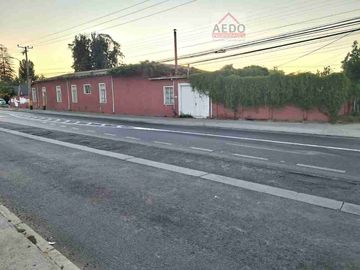 Se Vende Amplio Terreno Urbano con una gran casa estilo Patronal, comuna de La Cruz.