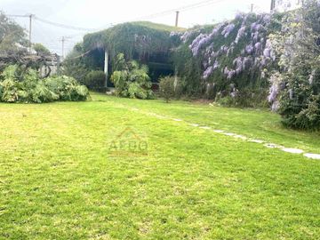 Se Vende Amplio Terreno Urbano con una gran casa estilo Patronal, comuna de La Cruz.